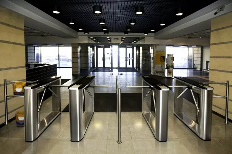 Контроль входа и турникеты в Бизнес центре в Серпухове